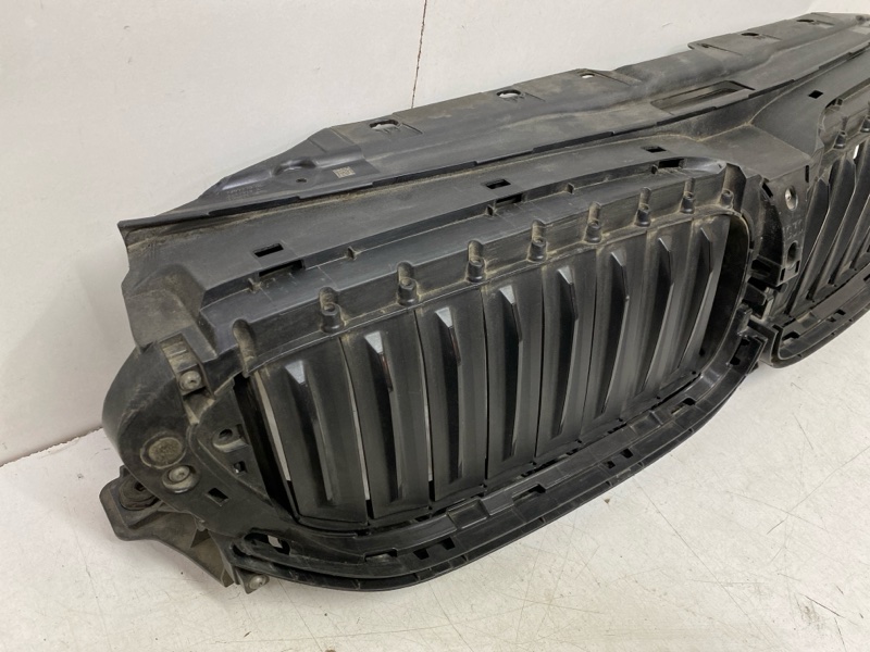 Жалюзи (воздуховод) бампера переднего