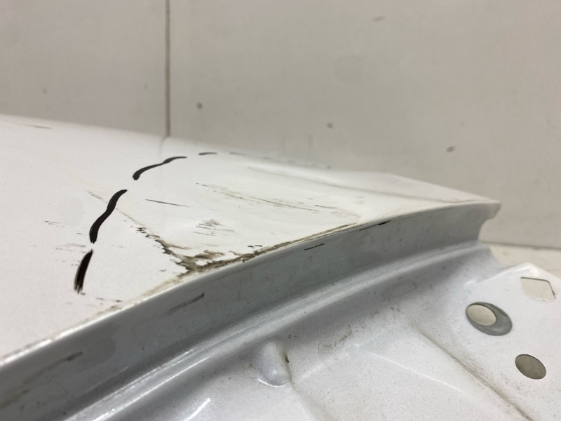 Крыло переднее правое