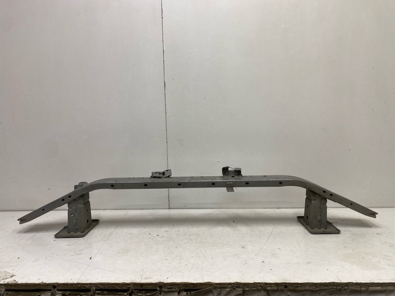 Усилитель переднего бампера