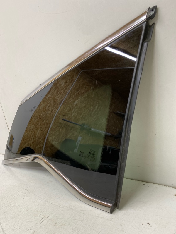 Стекло боковое