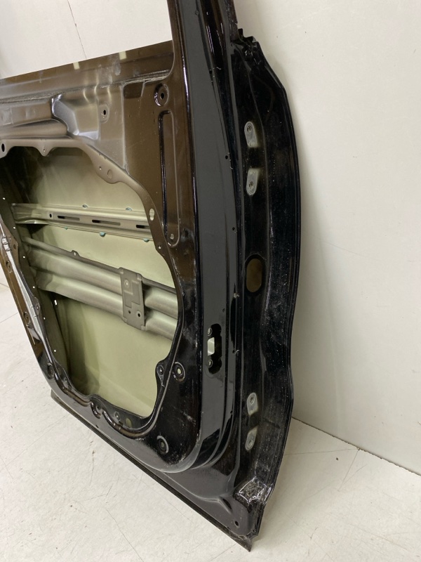 Дверь задняя левая