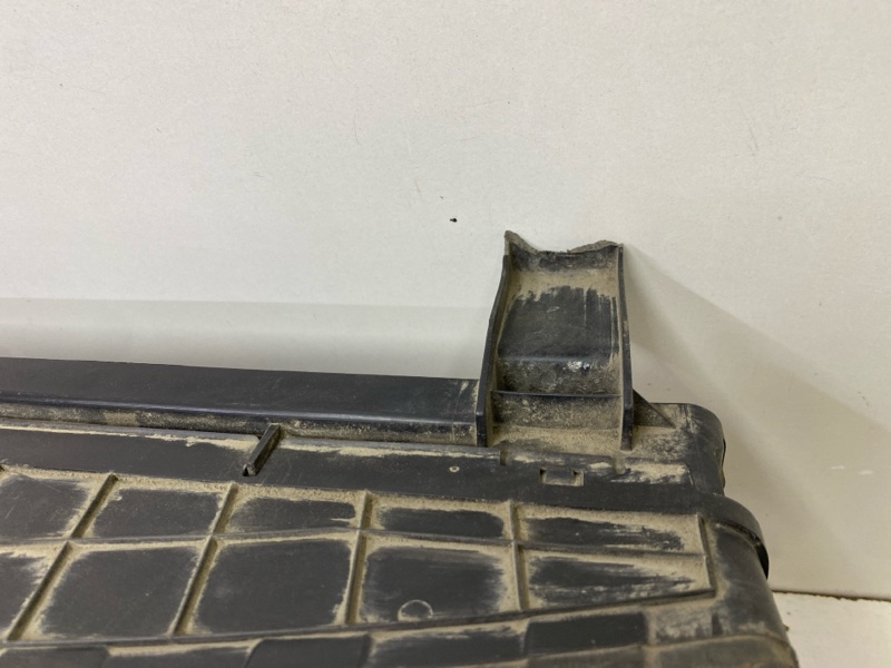 Жалюзи (воздуховод) бампера переднего