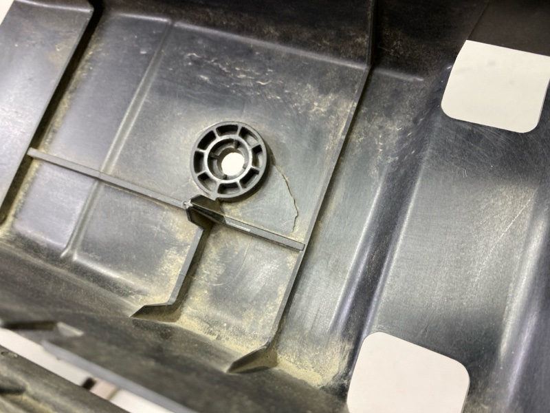 Жалюзи (воздуховод) бампера переднего