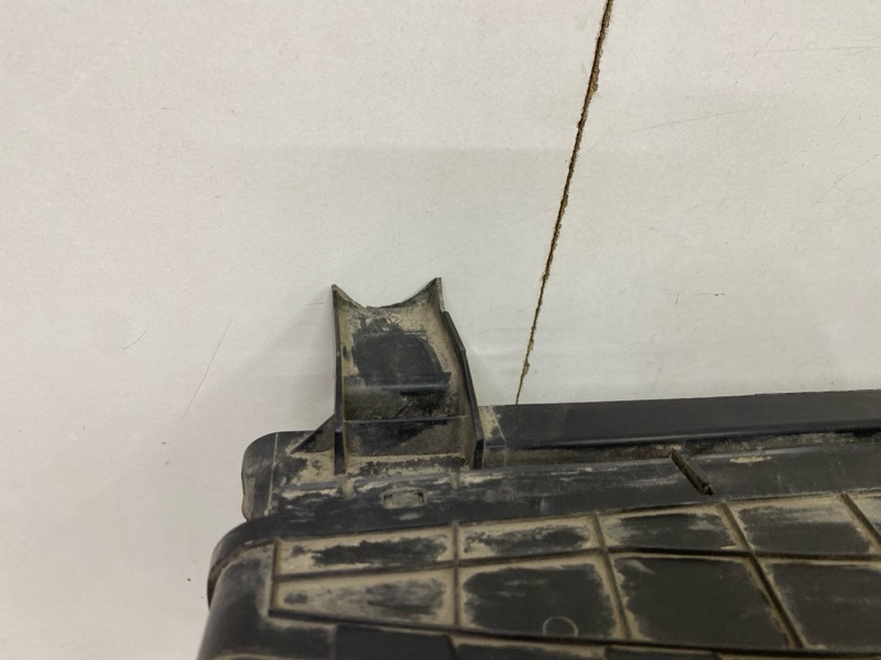 Жалюзи (воздуховод) бампера переднего