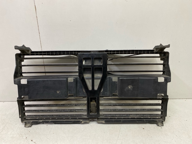 Жалюзи (воздуховод) бампера переднего