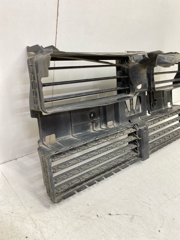 Жалюзи (воздуховод) бампера переднего