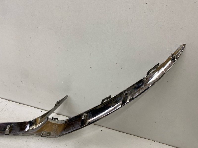 Накладка переднего бампера