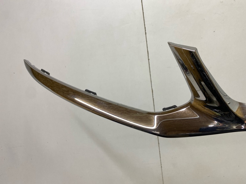 Накладка переднего бампера