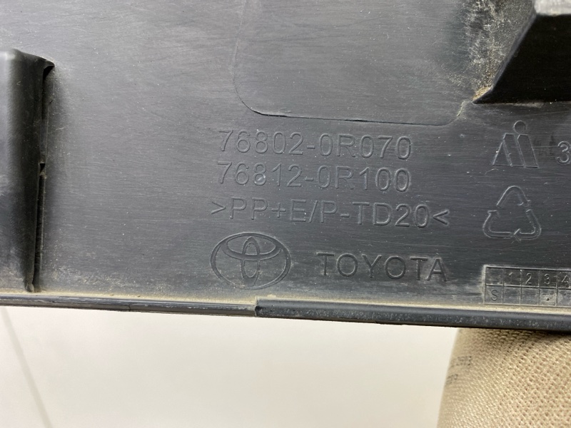 Накладка двери багажника