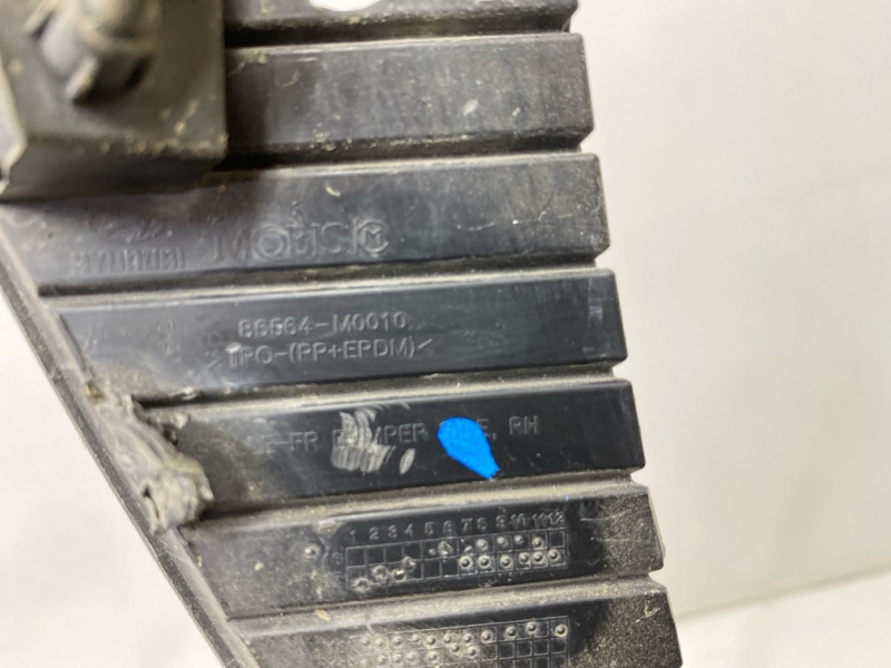 Рамка противотуманной фары правой