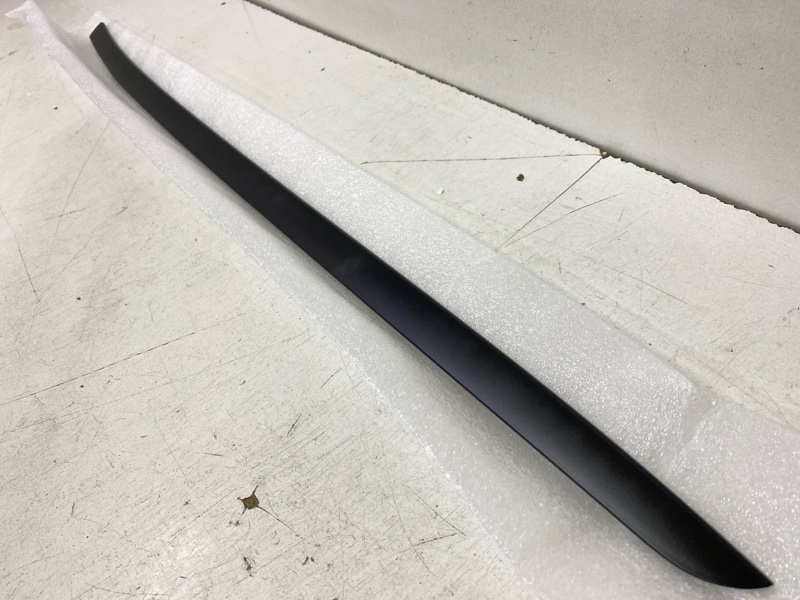 Молдинг лобового стекла