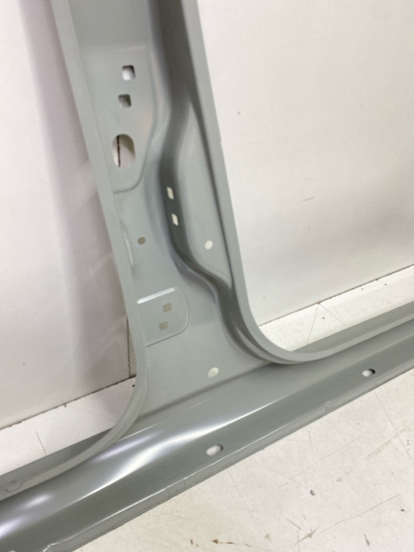 Кузовной элемент