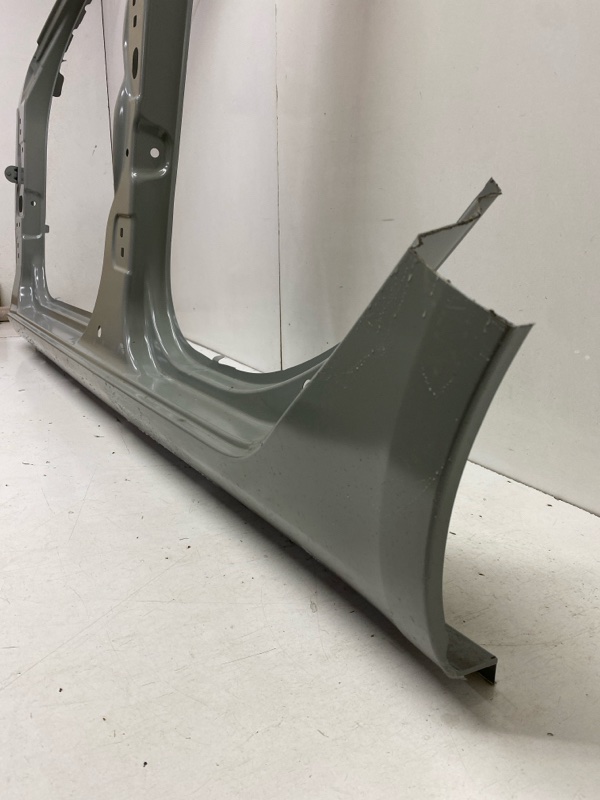 Кузовной элемент