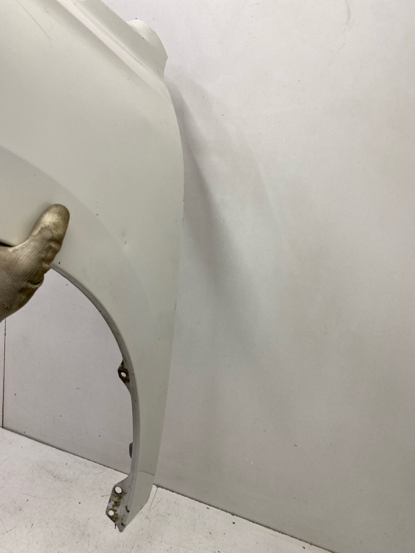 Крыло переднее левое