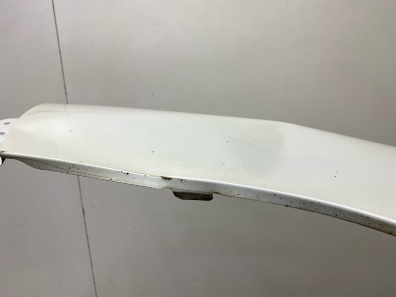 Крыло переднее левое