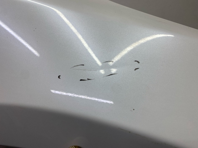 Крыло переднее правое