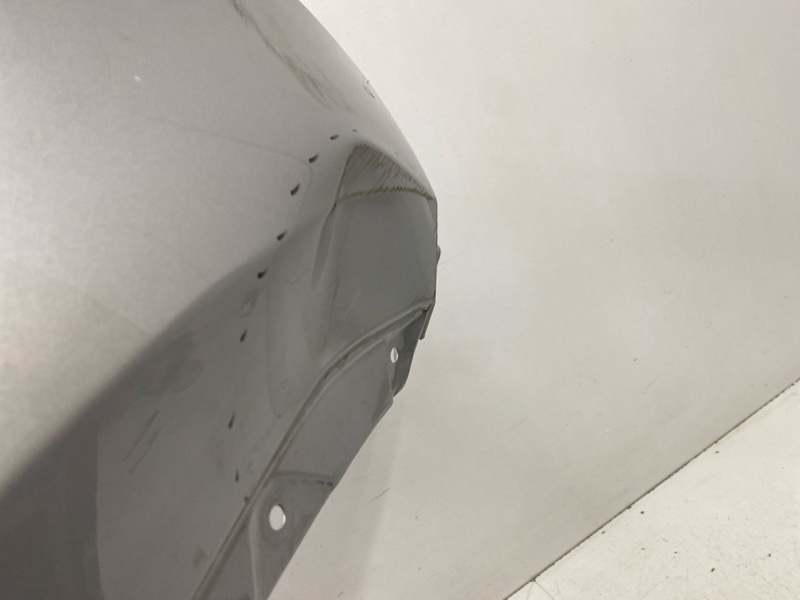 Крыло переднее правое