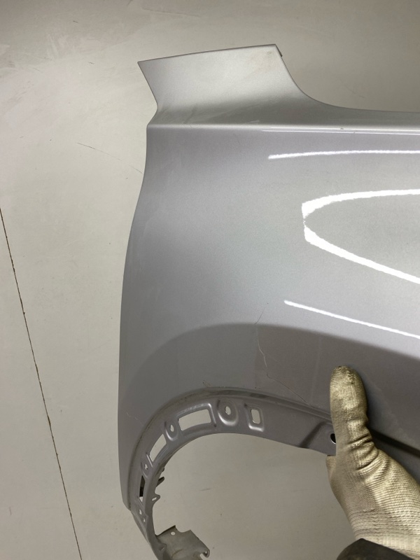 Крыло переднее правое