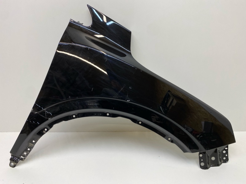 Крыло переднее правое