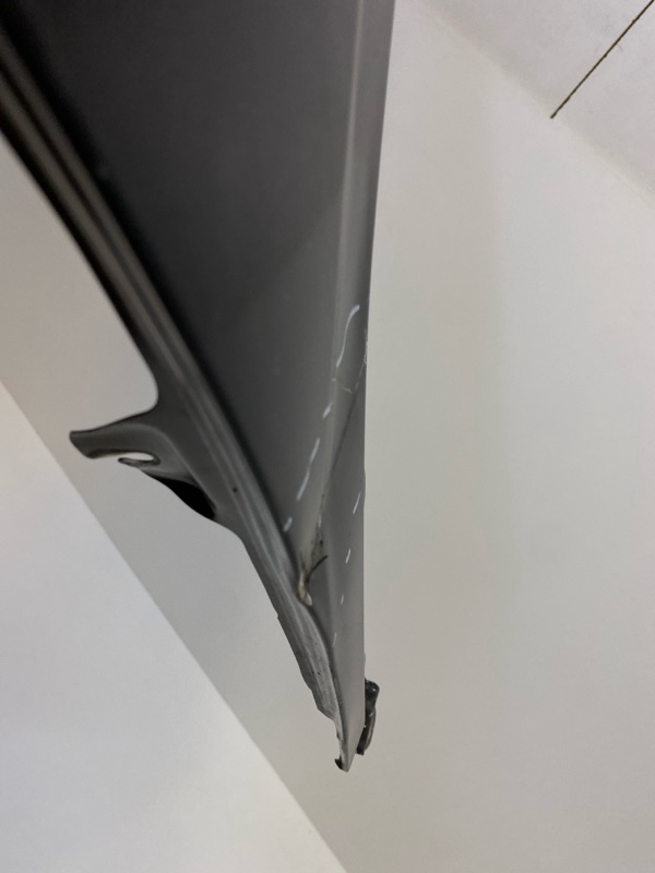 Крыло переднее правое