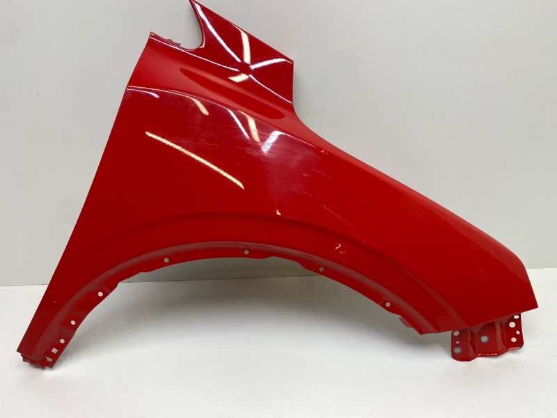 Крыло переднее правое