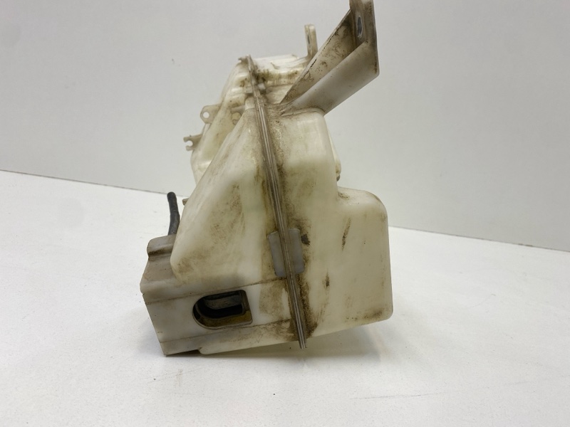 Бачок омывателя лобового стекла