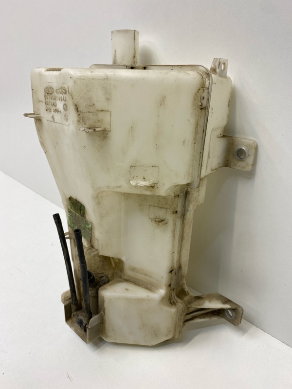 Бачок омывателя лобового стекла