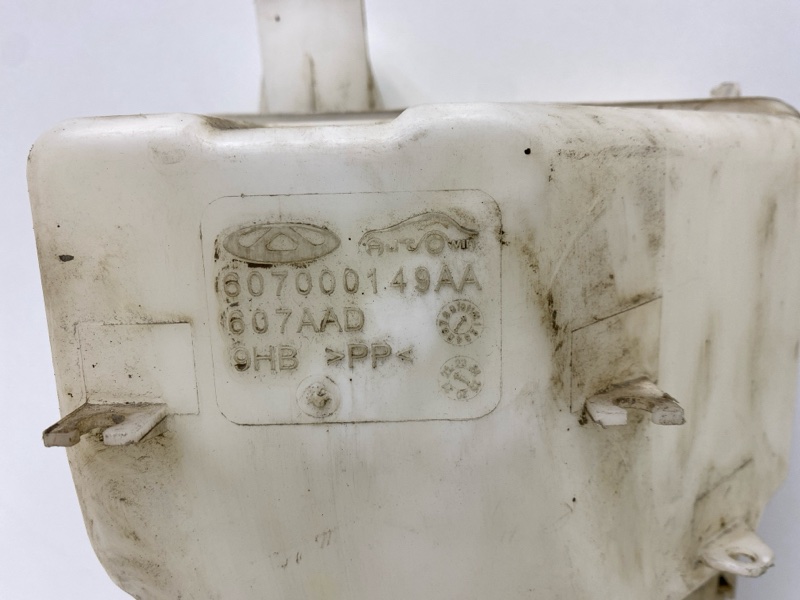 Бачок омывателя лобового стекла