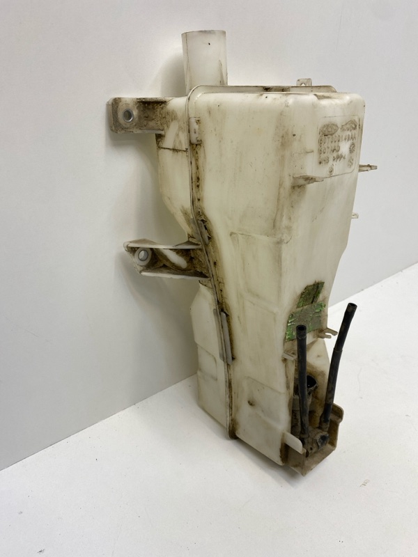 Бачок омывателя лобового стекла