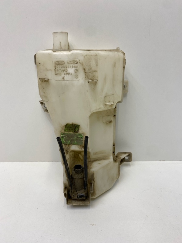 Бачок омывателя лобового стекла