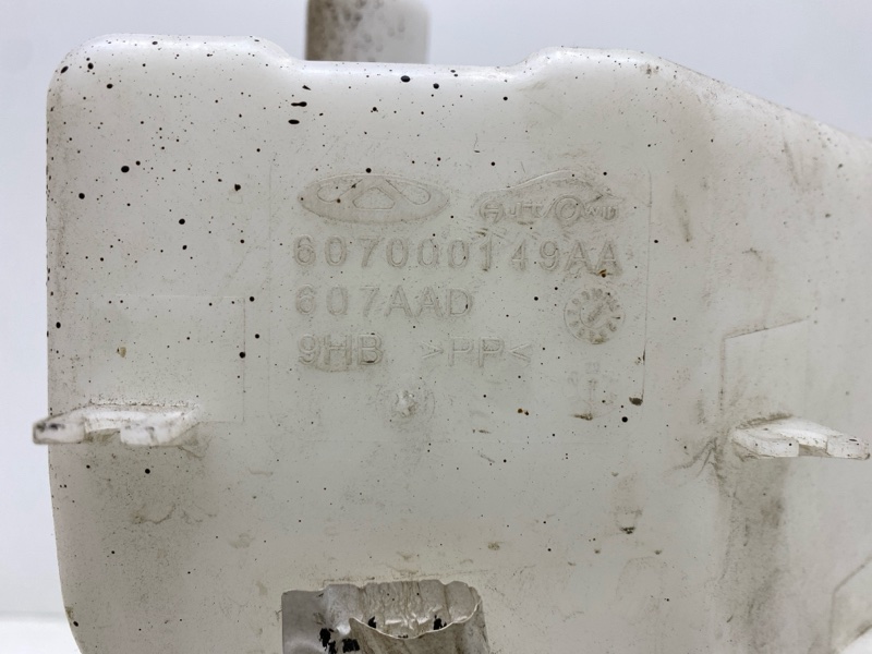 Бачок омывателя лобового стекла