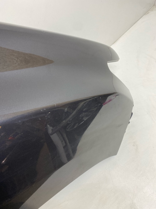 Крыло переднее правое