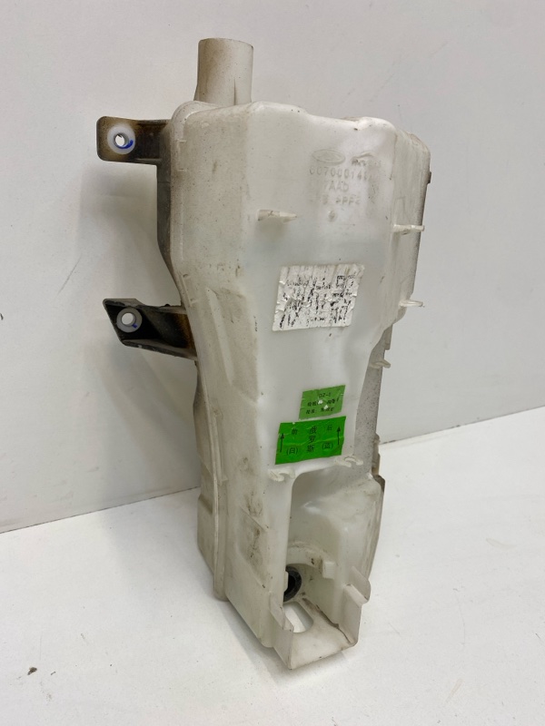 Бачок омывателя лобового стекла