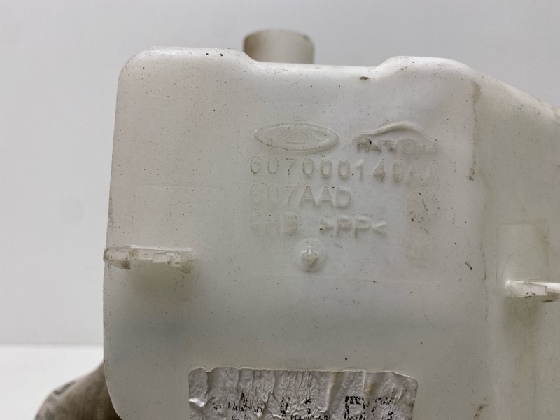 Бачок омывателя лобового стекла