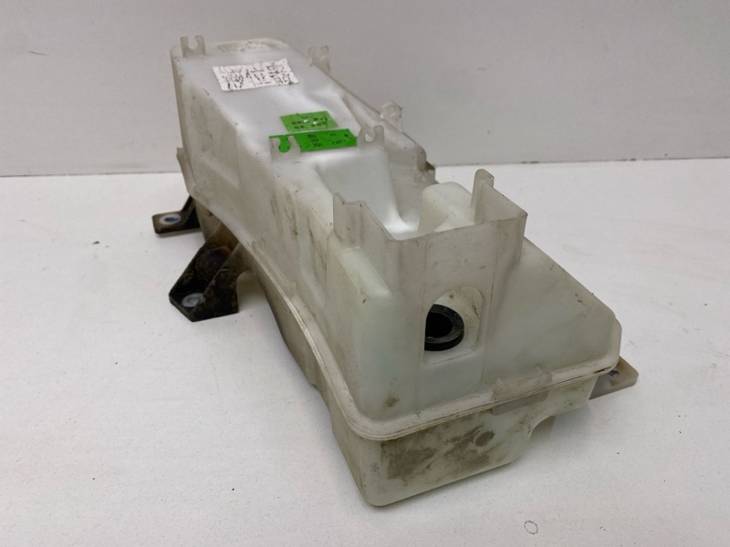 Бачок омывателя лобового стекла