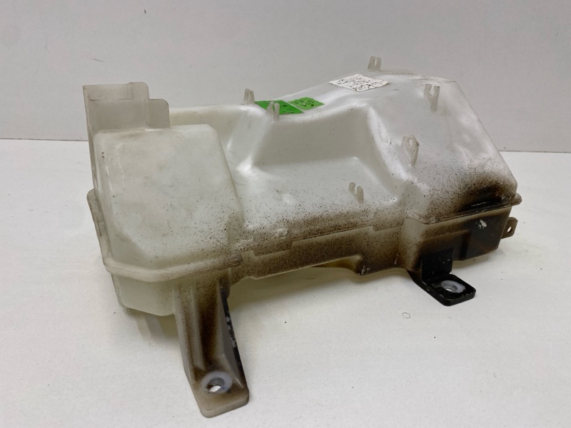 Бачок омывателя лобового стекла