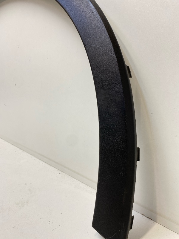 Накладка переднего крыла правого