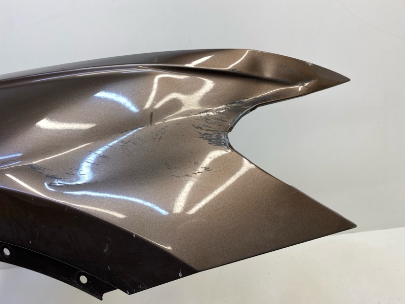 Крыло переднее правое