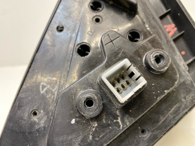 Зеркало правое электрическое