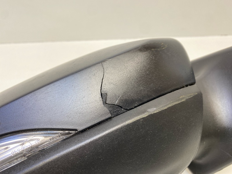 Зеркало правое электрическое