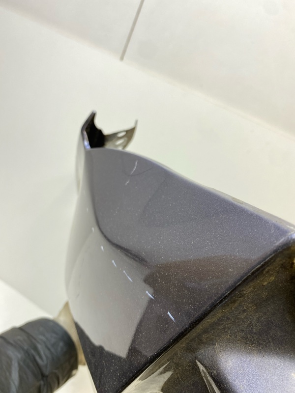 Крыло переднее правое