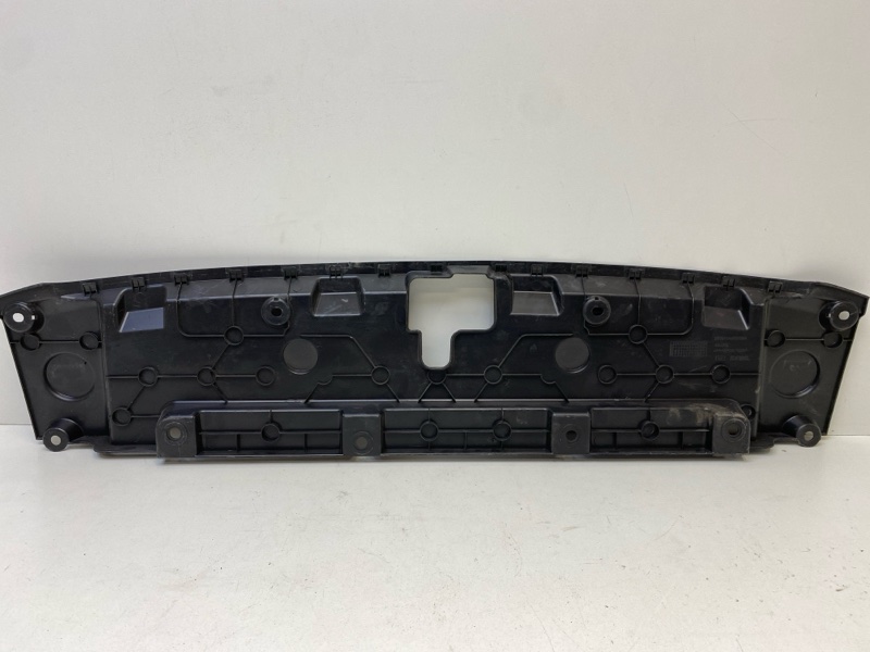 Кожух замка капота