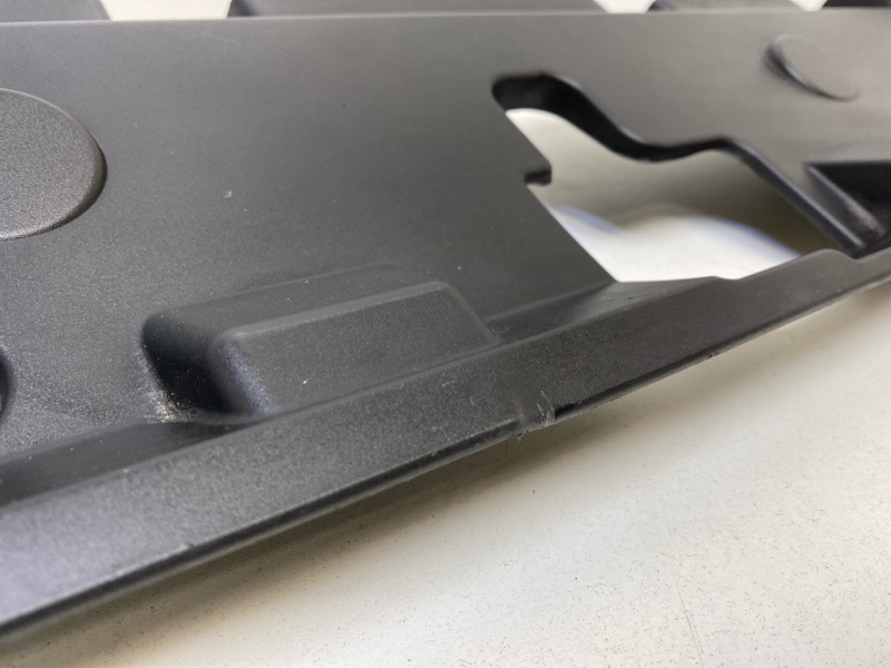 Кожух замка капота