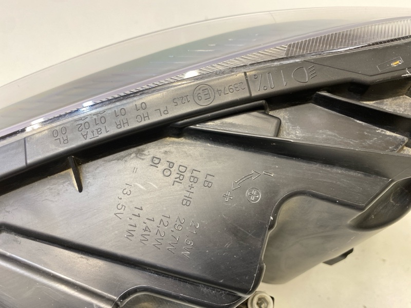 Фара правая