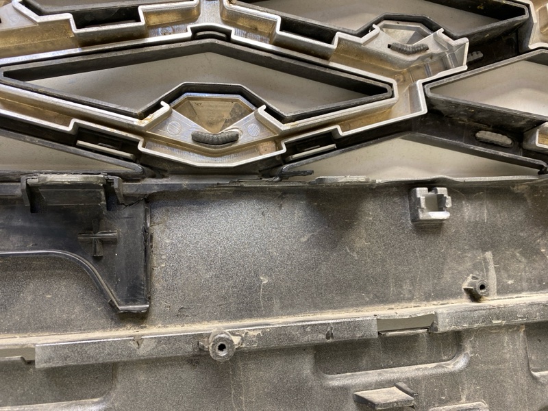 Бампер передний