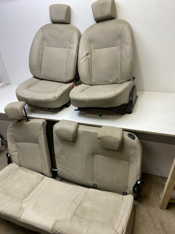 Сиденье салонное