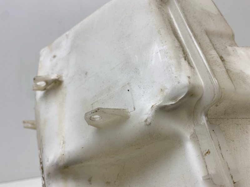 Бачок омывателя лобового стекла