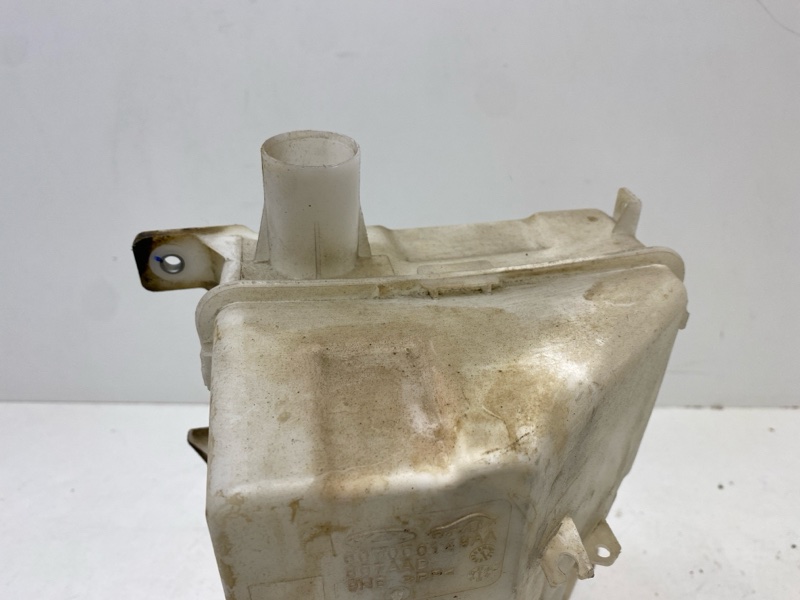 Бачок омывателя лобового стекла