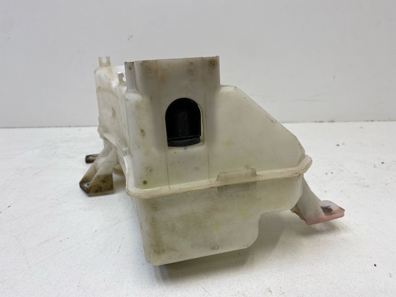 Бачок омывателя лобового стекла