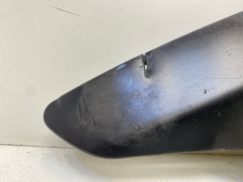 Рамка противотуманной фары левой